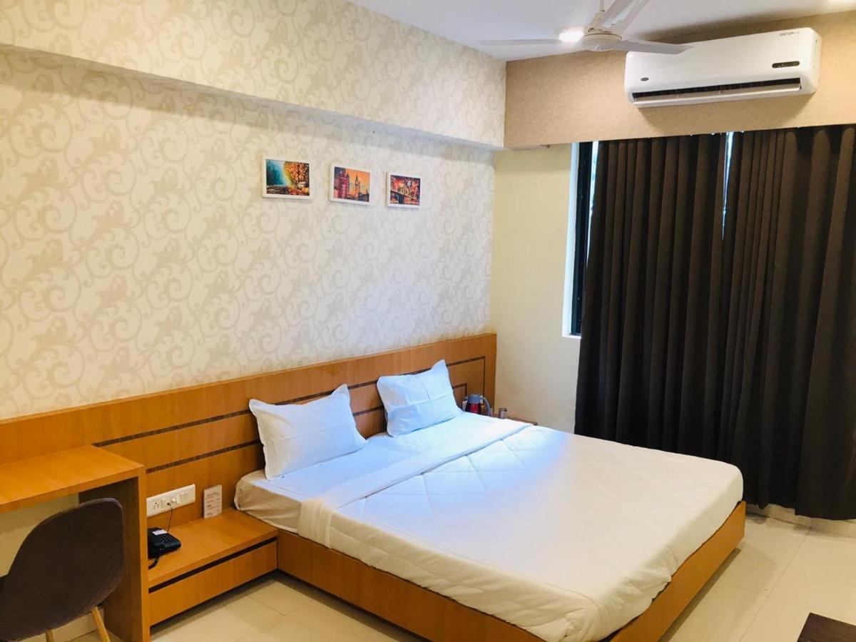Hotel Golden - I Rāipur Kültér fotó