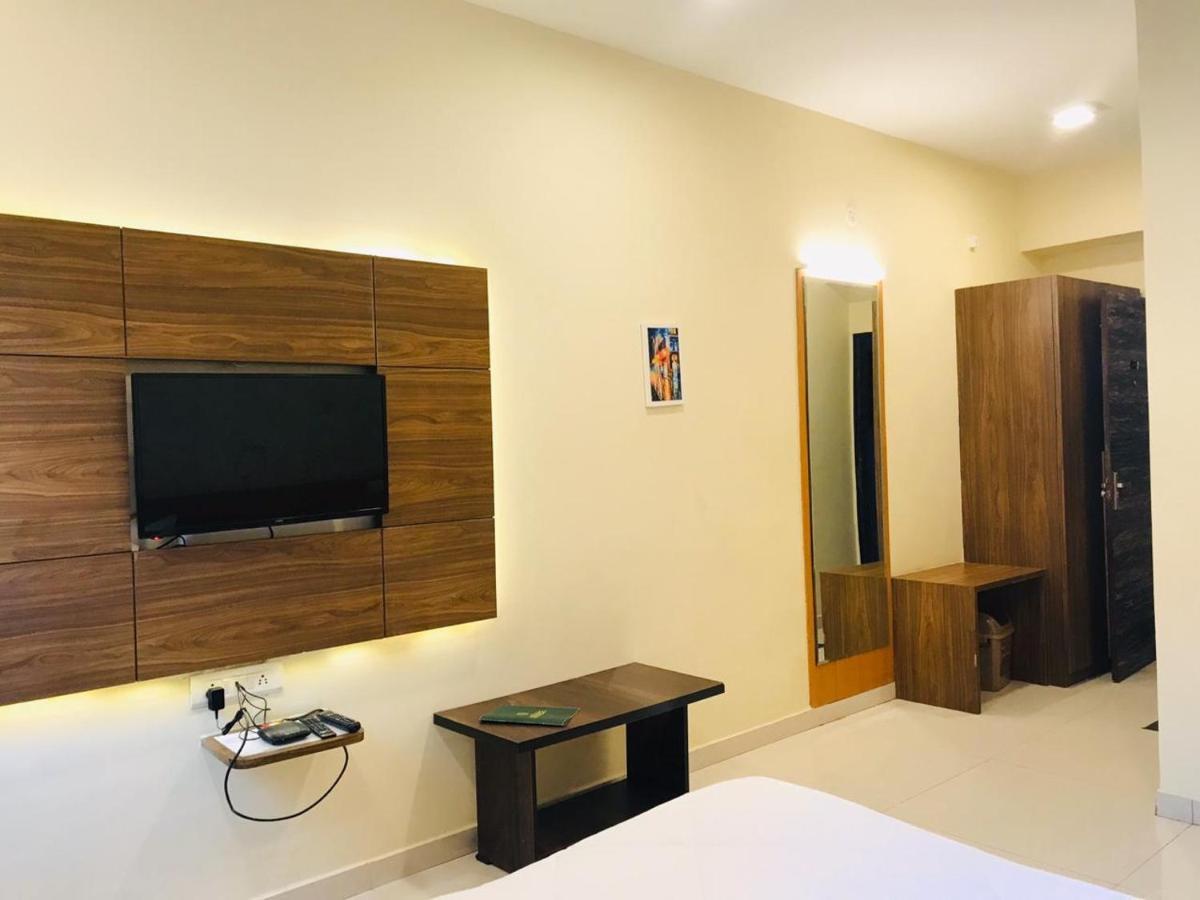 Hotel Golden - I Rāipur Kültér fotó